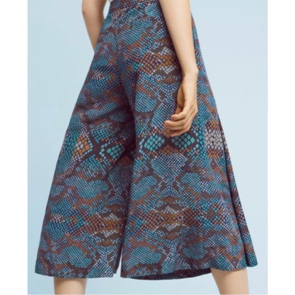 ANTHROPOLOGIE The Essential Culotte Wide Leg Colorful Snakeskin Reptile Size 8